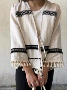 Zara Embroidered With Fringes Boho Cream/Black Open Front-tie Tassel